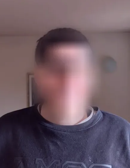 Iris, 28 ans