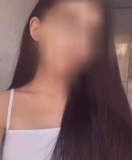 Sarra, 23 ans
